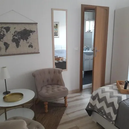 Tea Apartment *