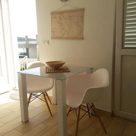 Tea Apartment *